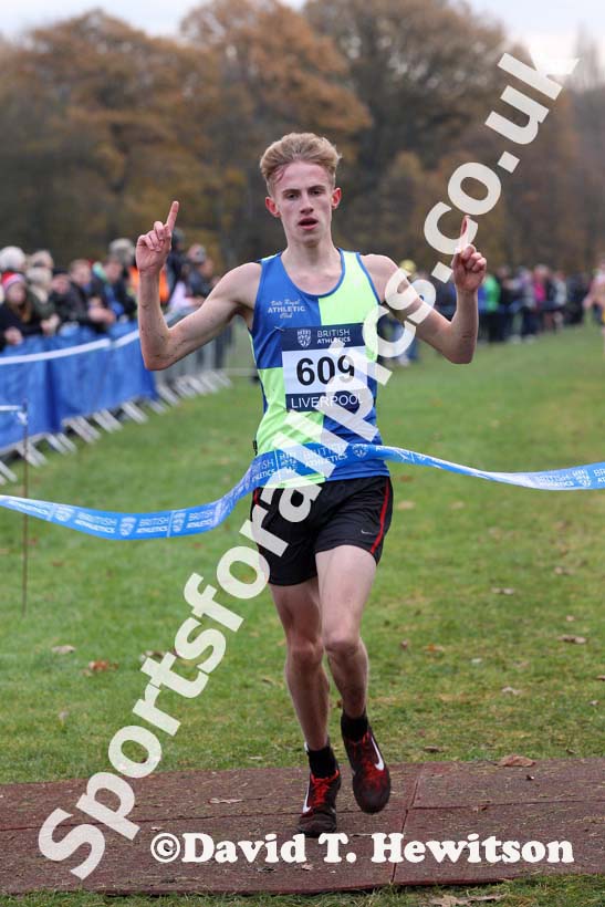 Elliot Bowker wins the under-17 men Liverpool Cross Challenge. David T. Hewitson/Sports for All Pics